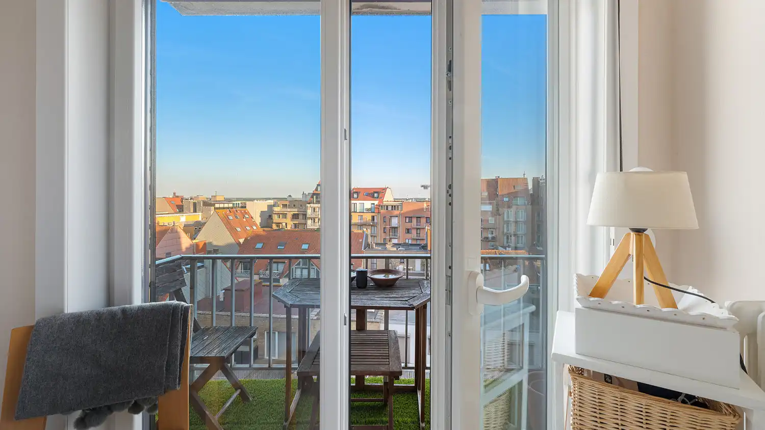 Ruim 2-slaapkamerappartement met frontaal zeezicht op een gegeerde ligging aan de Zeedijk. foto 16