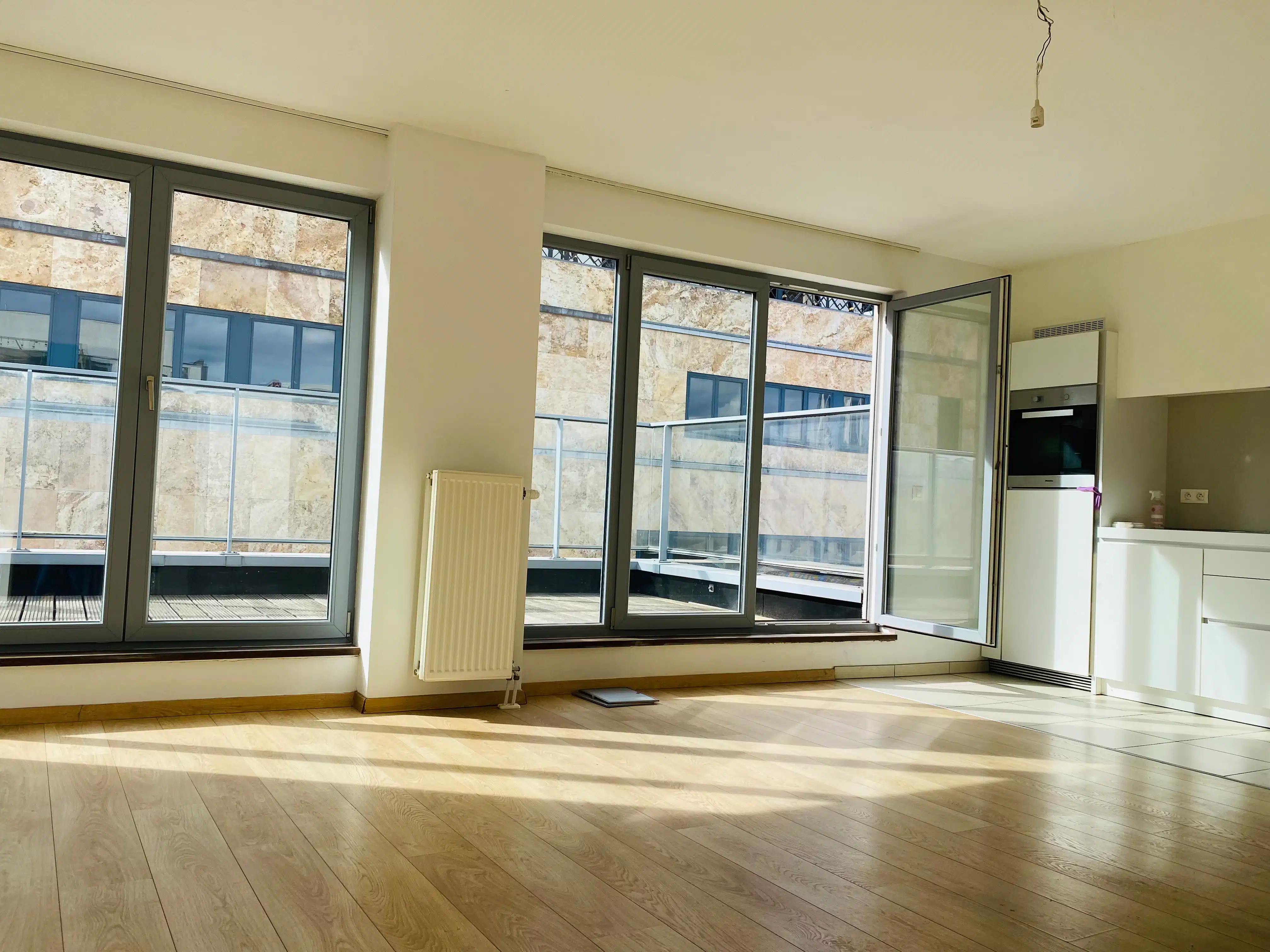 Trendy 2-slaapkamerappartement + ruim terras en staanplaats foto 3