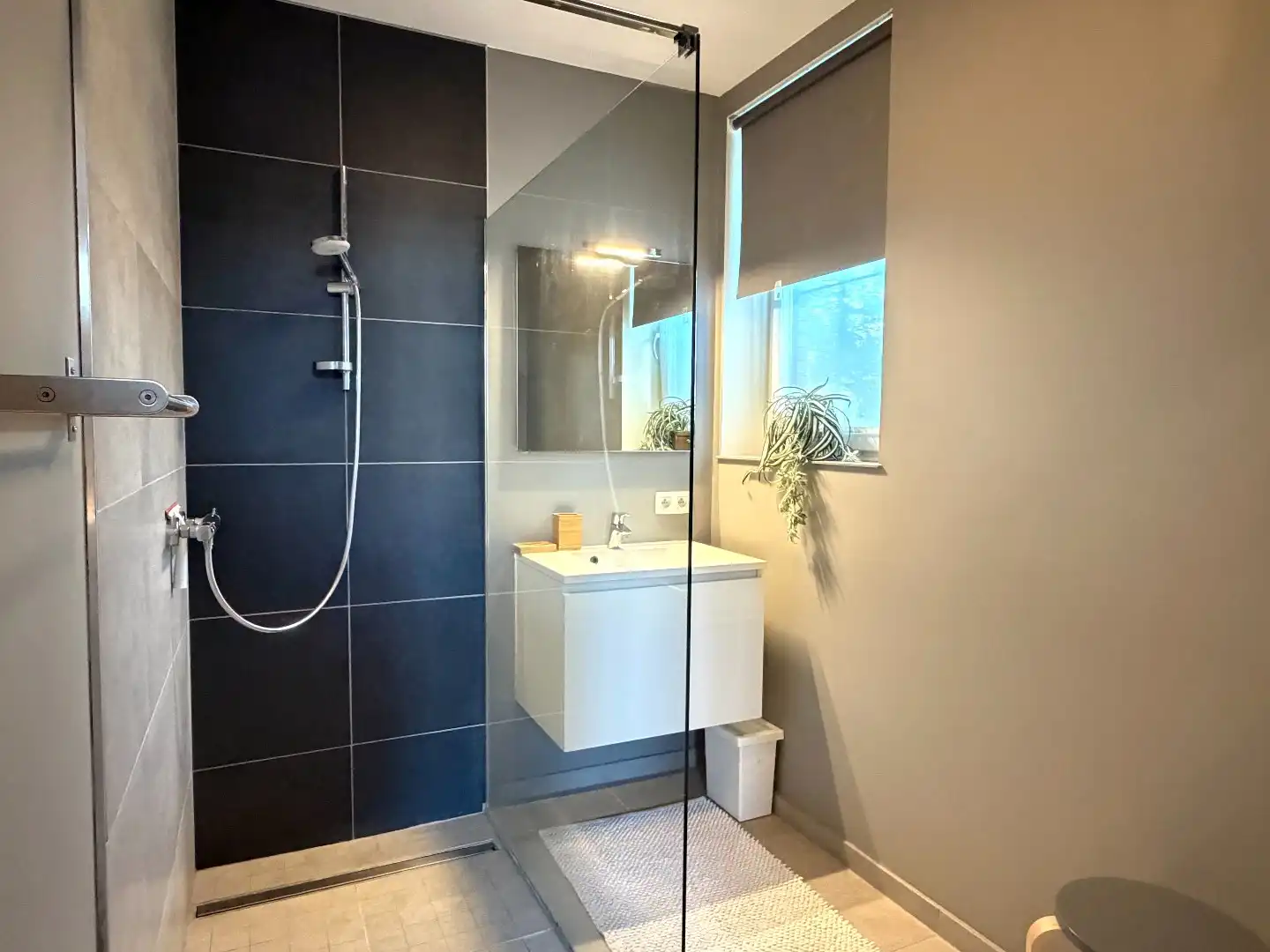Prachtig appartement met private tuin aan de Lauwse Leieboorden! foto 13