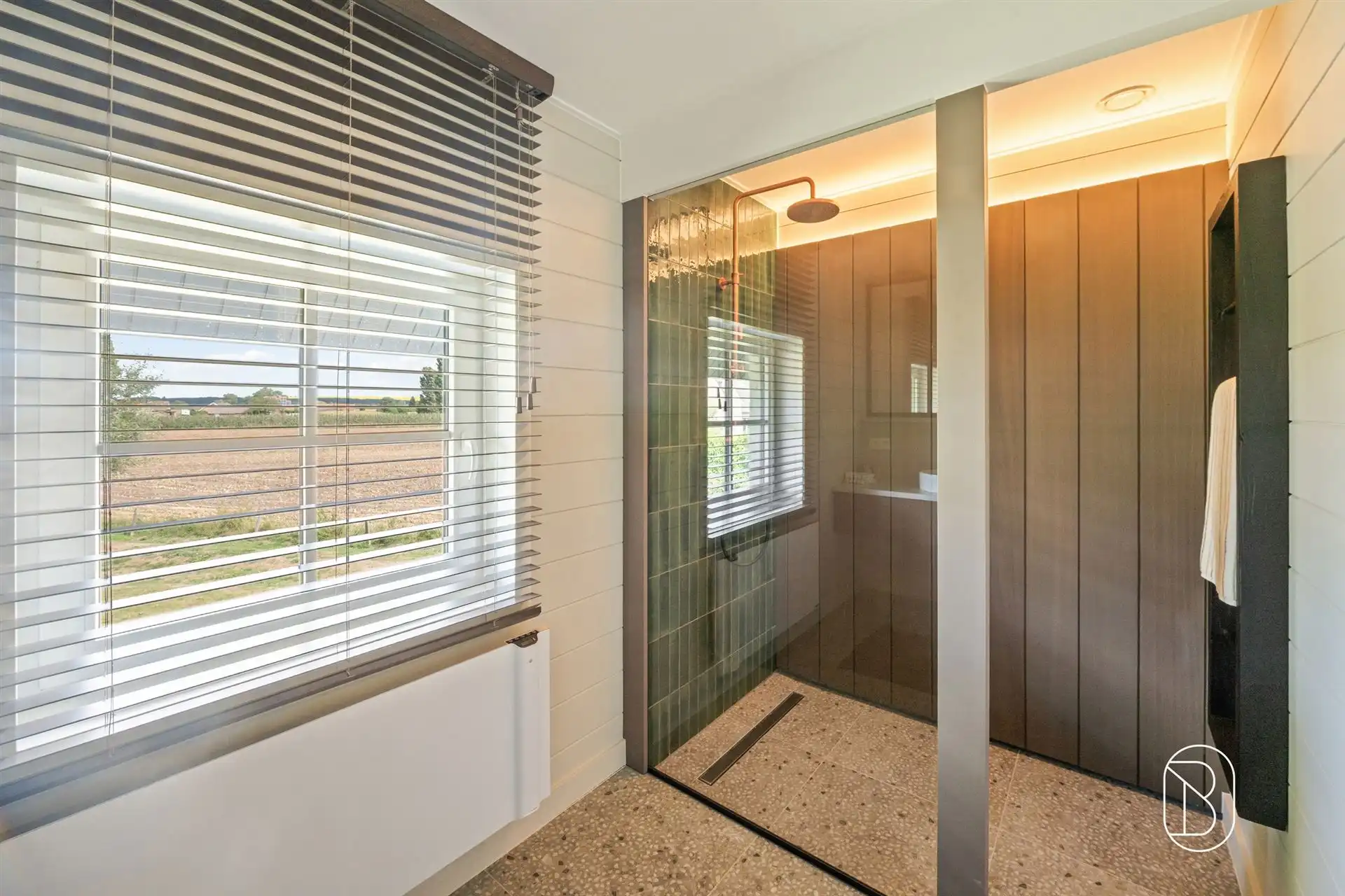 Toffe villa met bijgebouw en tuin met prachtig zicht foto 23