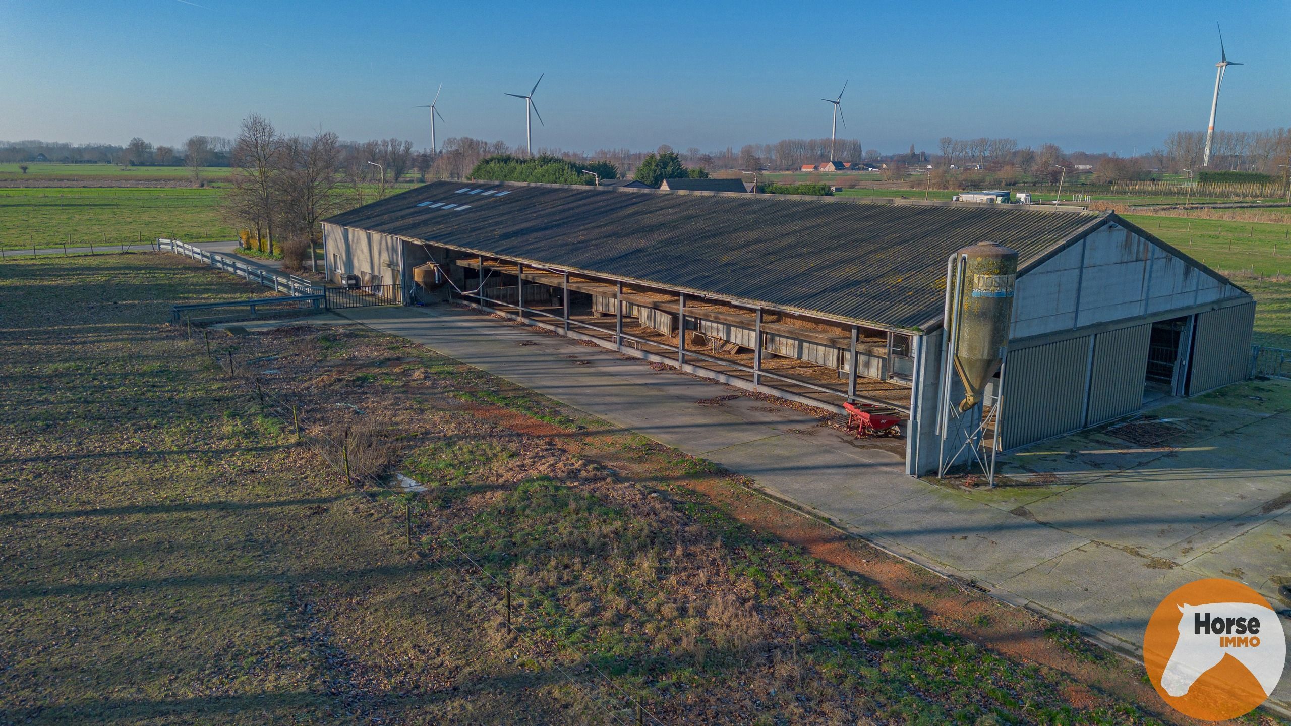 LAARNE- &nbsp;Landbouweigendom met geïntegreerde woning&nbsp; foto 3
