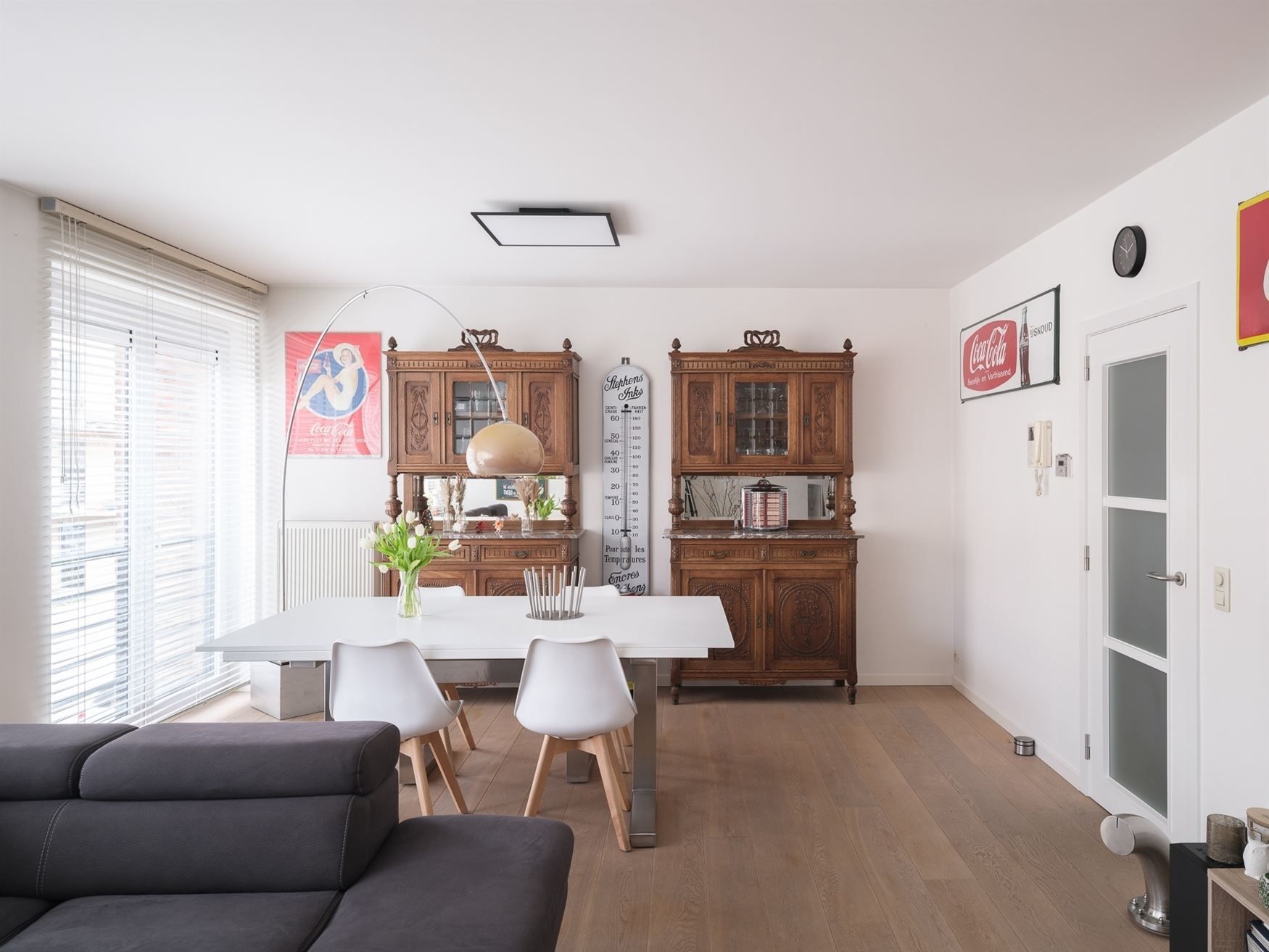 Instapklaar appartement met mogelijkheid tot 2 garages foto 2