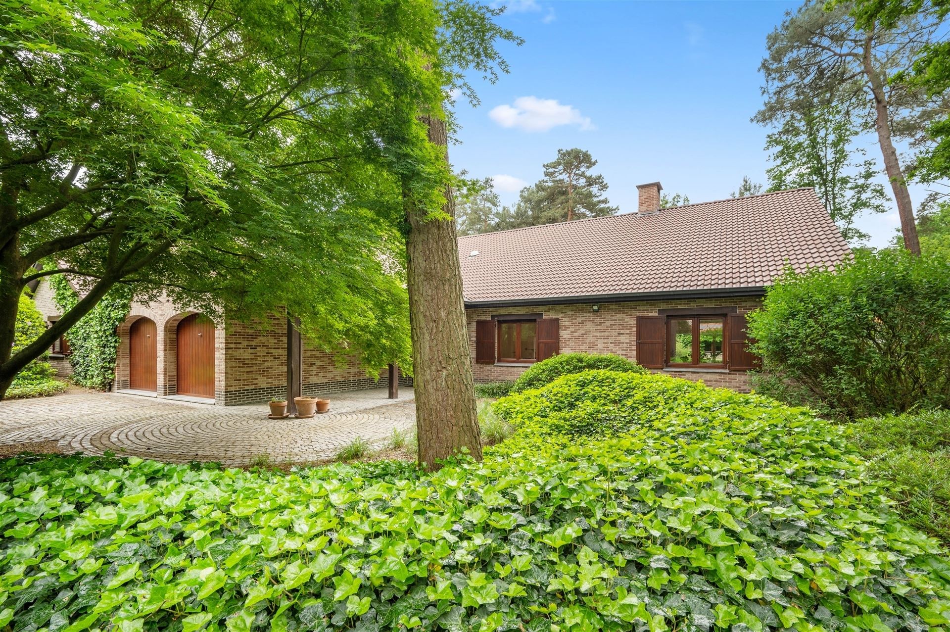 Prachtige villa met een mooie en zeer goed onderhouden tuin foto 49