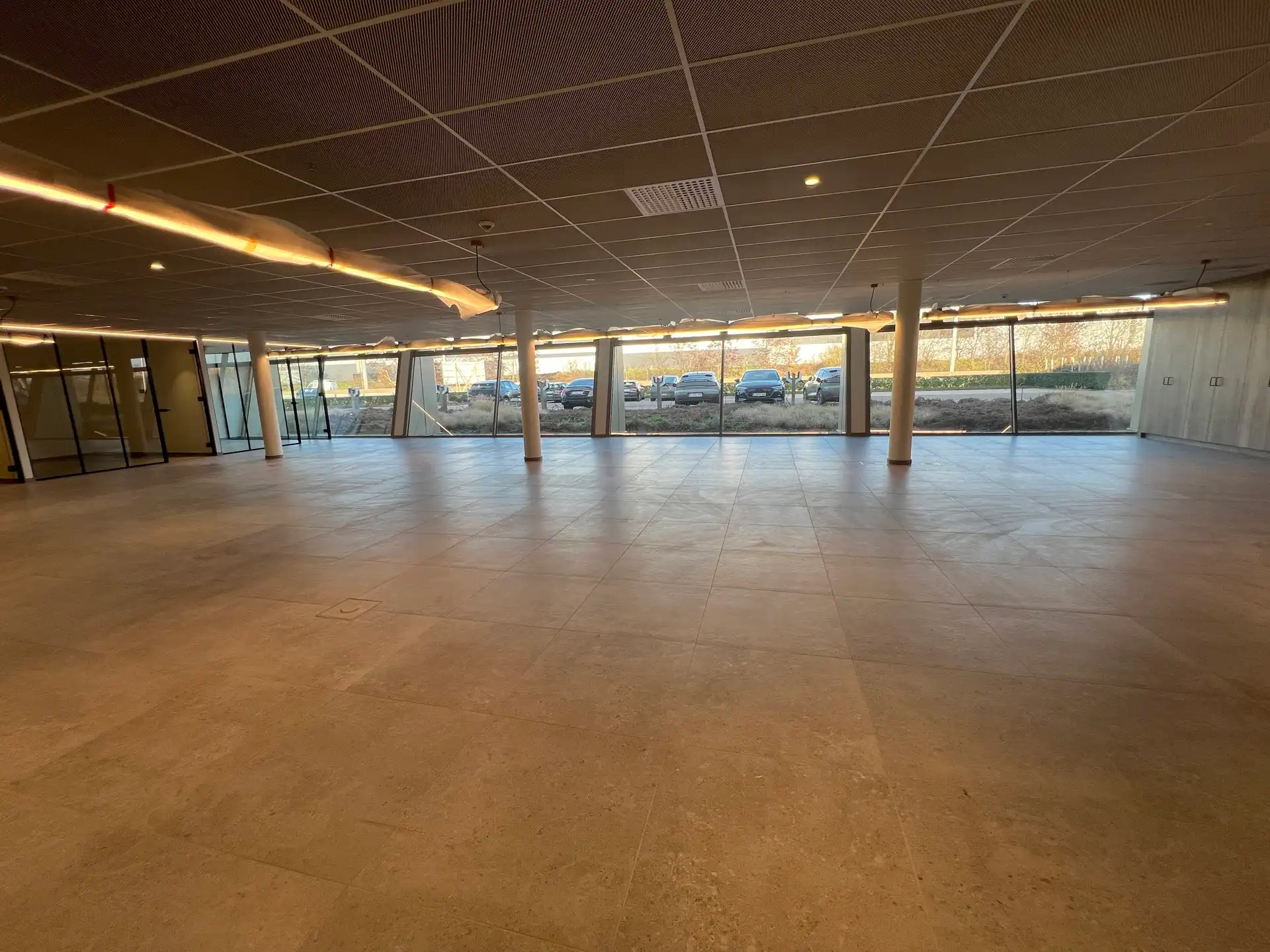 Kantoorruimte op absolute zichtlocatie foto 7