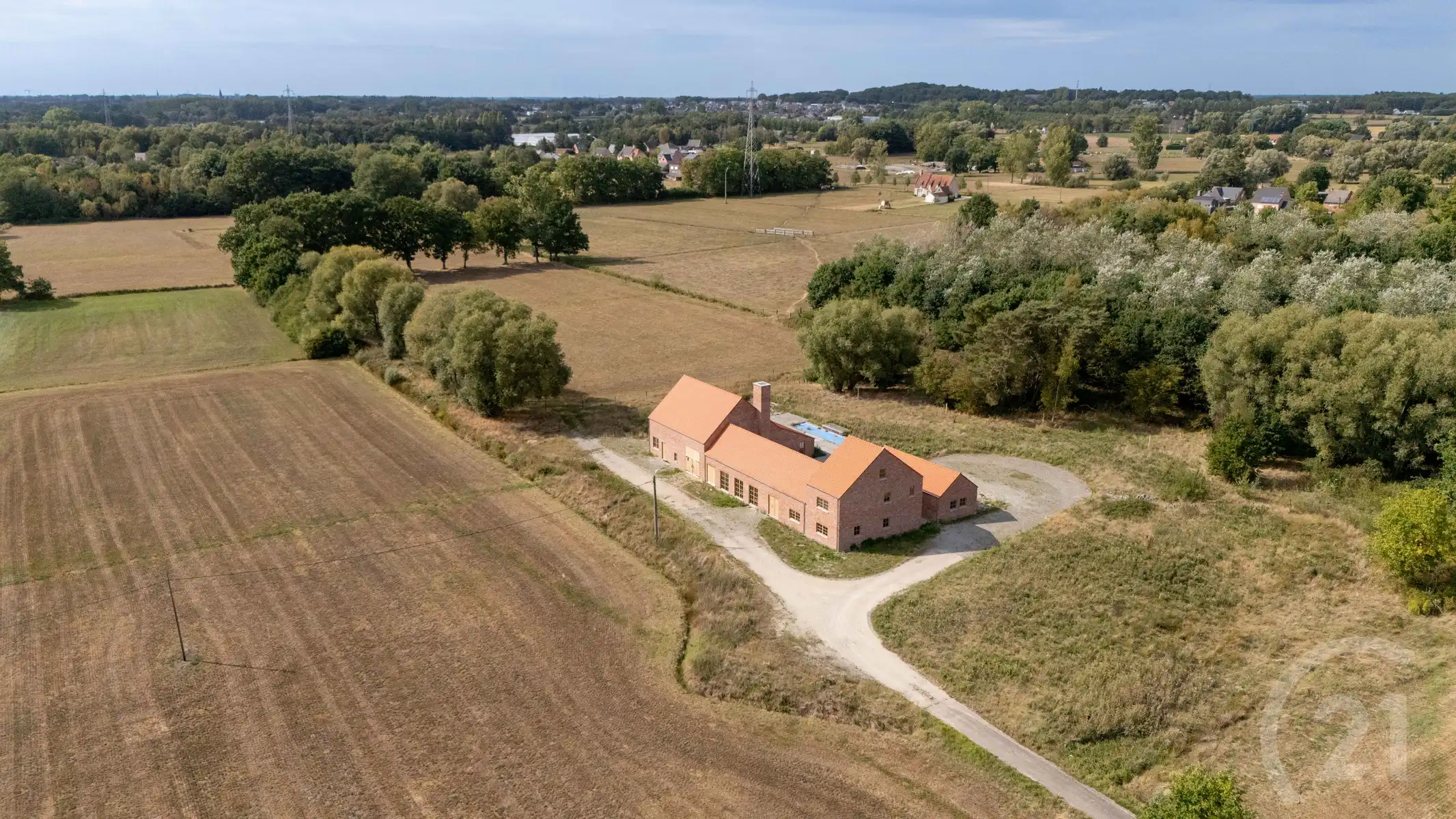 Prachtige en idyllisch gelegen hoeve (casco) op 4 hectare! foto 13