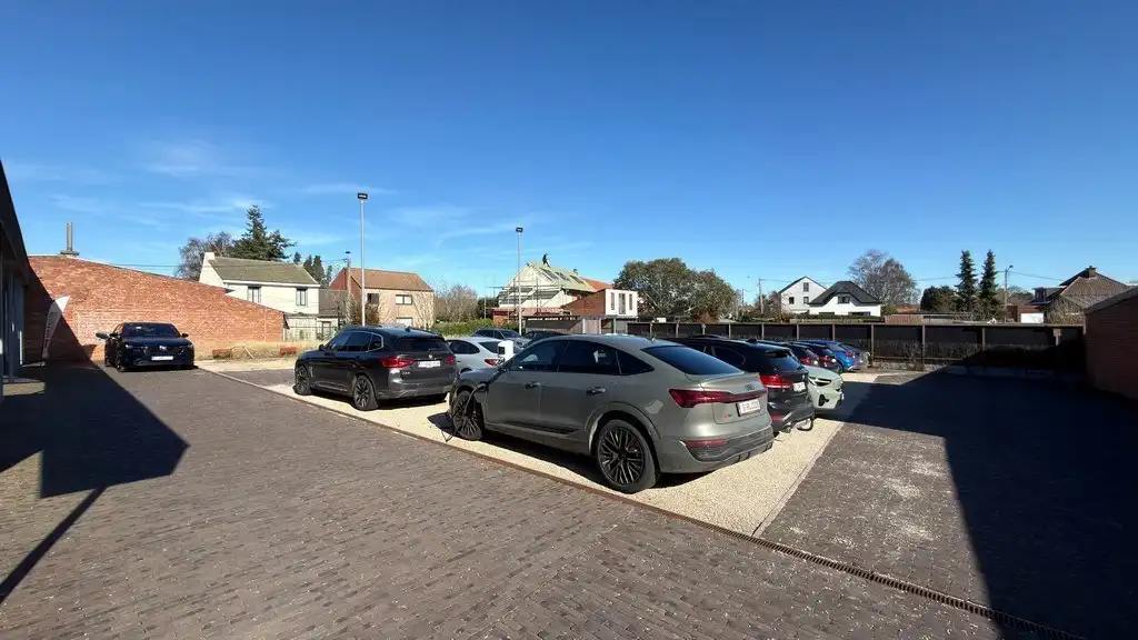 Instapklare kantoren met terras te huur vlakbij afrit E19 in Rumst foto 15