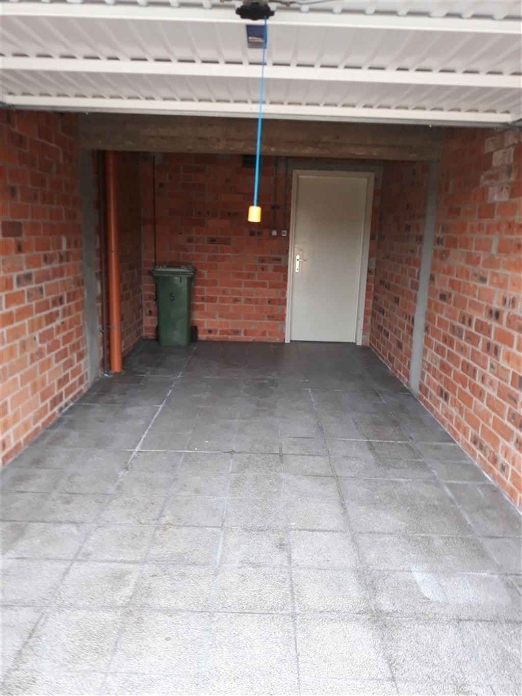 Goedgelegen en volledig vernieuwd appartement foto 25