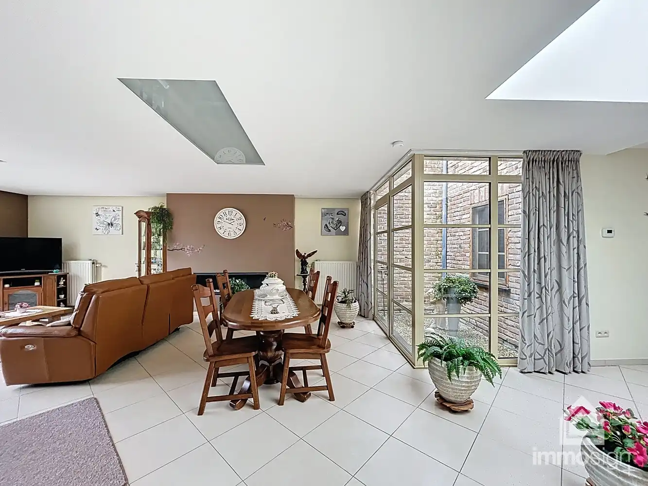 Instapklaar gelijkvloers appartement met buitenruimte, carport en 2 slaapkamer te Peer centrum foto 8