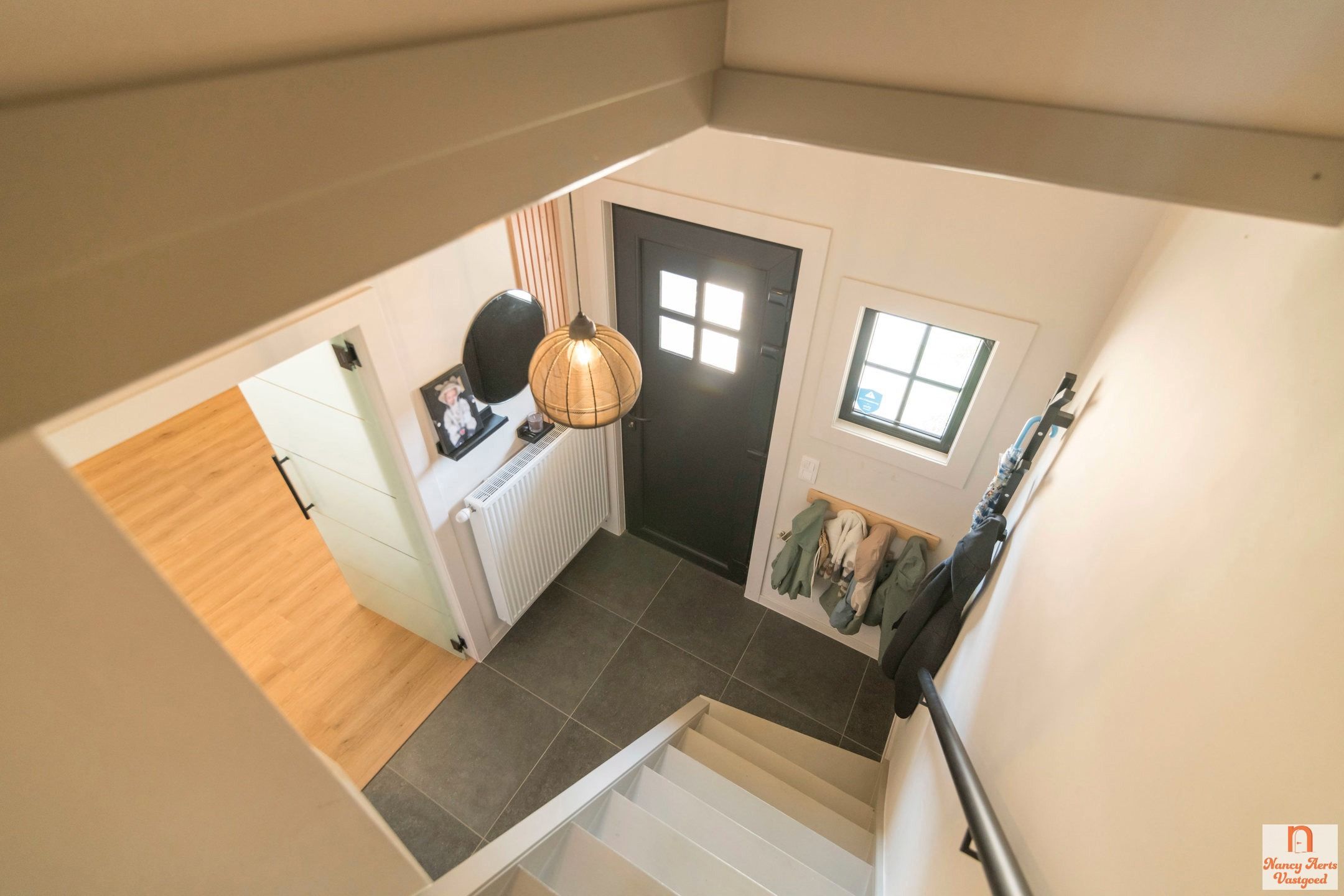 Volledig gerenoveerde woning met bijbouw en grote tuin foto 24