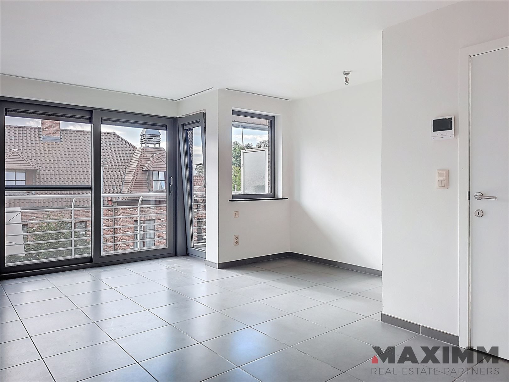 duplex woonst, 110m², terras voor- en achterzijde, garagebox en berging. foto 4