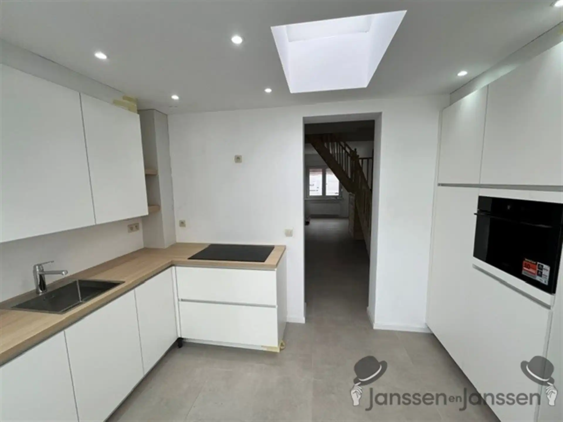 gerenoveerde woning met tuin foto 7