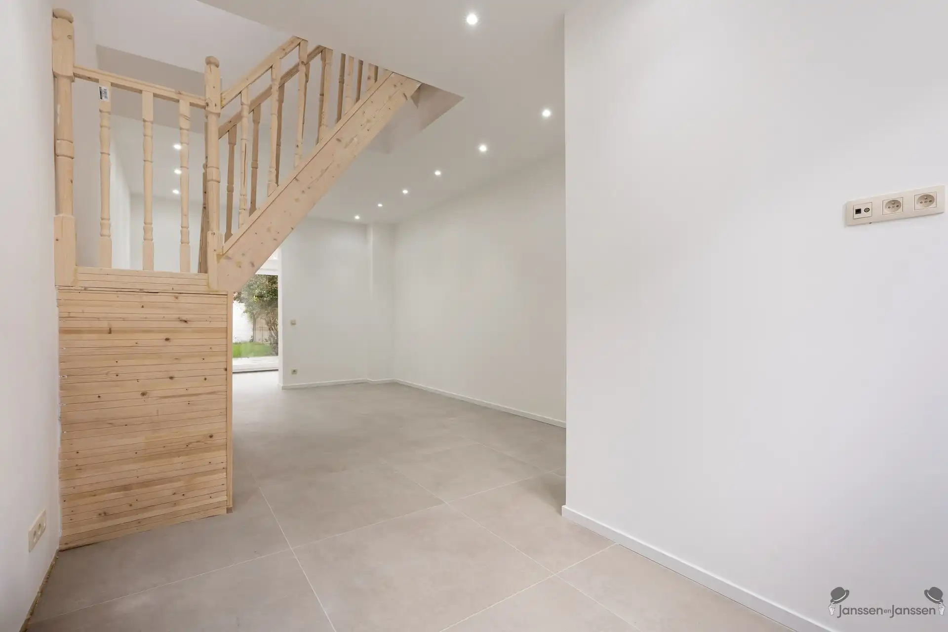 gerenoveerde woning met tuin foto 7