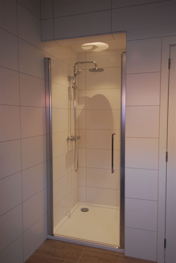 Volledig gerenoveerd duplex-appartement met 2 slaapkamers in het centrum van Maaseik met moderne afwerking. foto 17