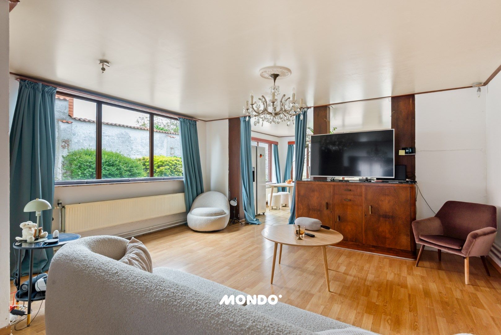 Karaktervolle woning met hangaar! foto 12
