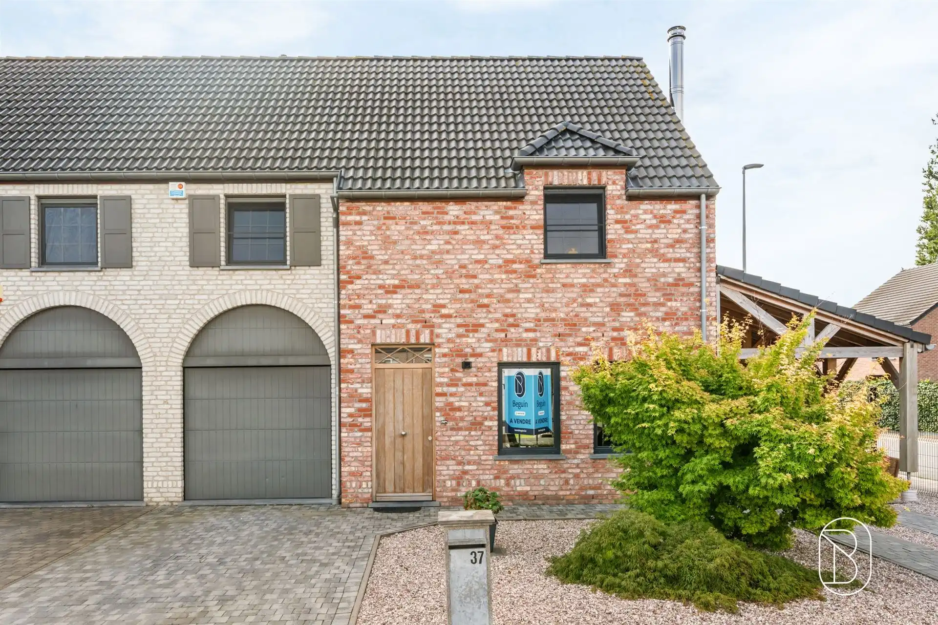 Recente HOB, perfect gelegen in een gewilde woonwijk. foto 2