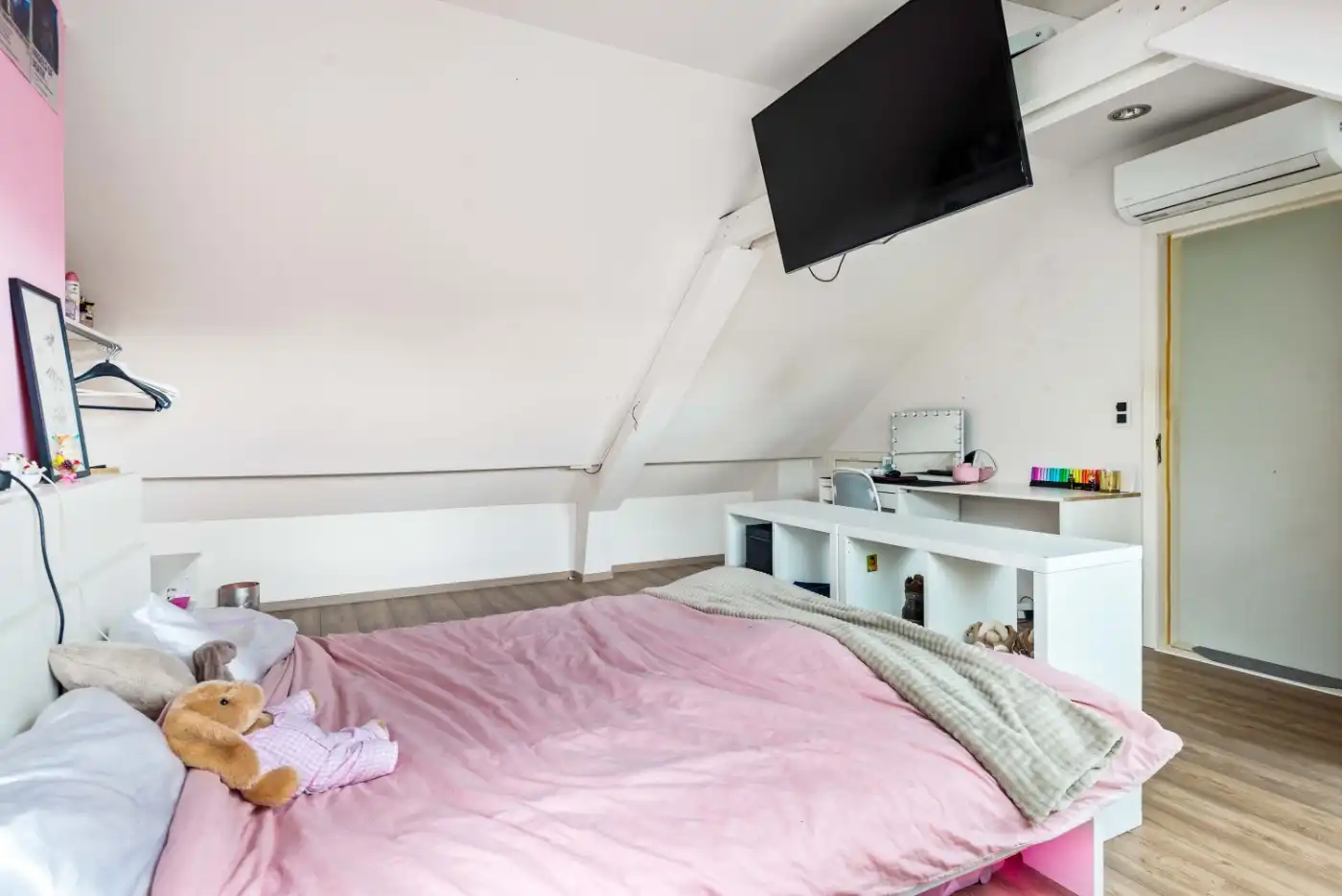 Top gelegen, gerenoveerde woning met 4 à 5 slpk. en zuid-tuin foto 19