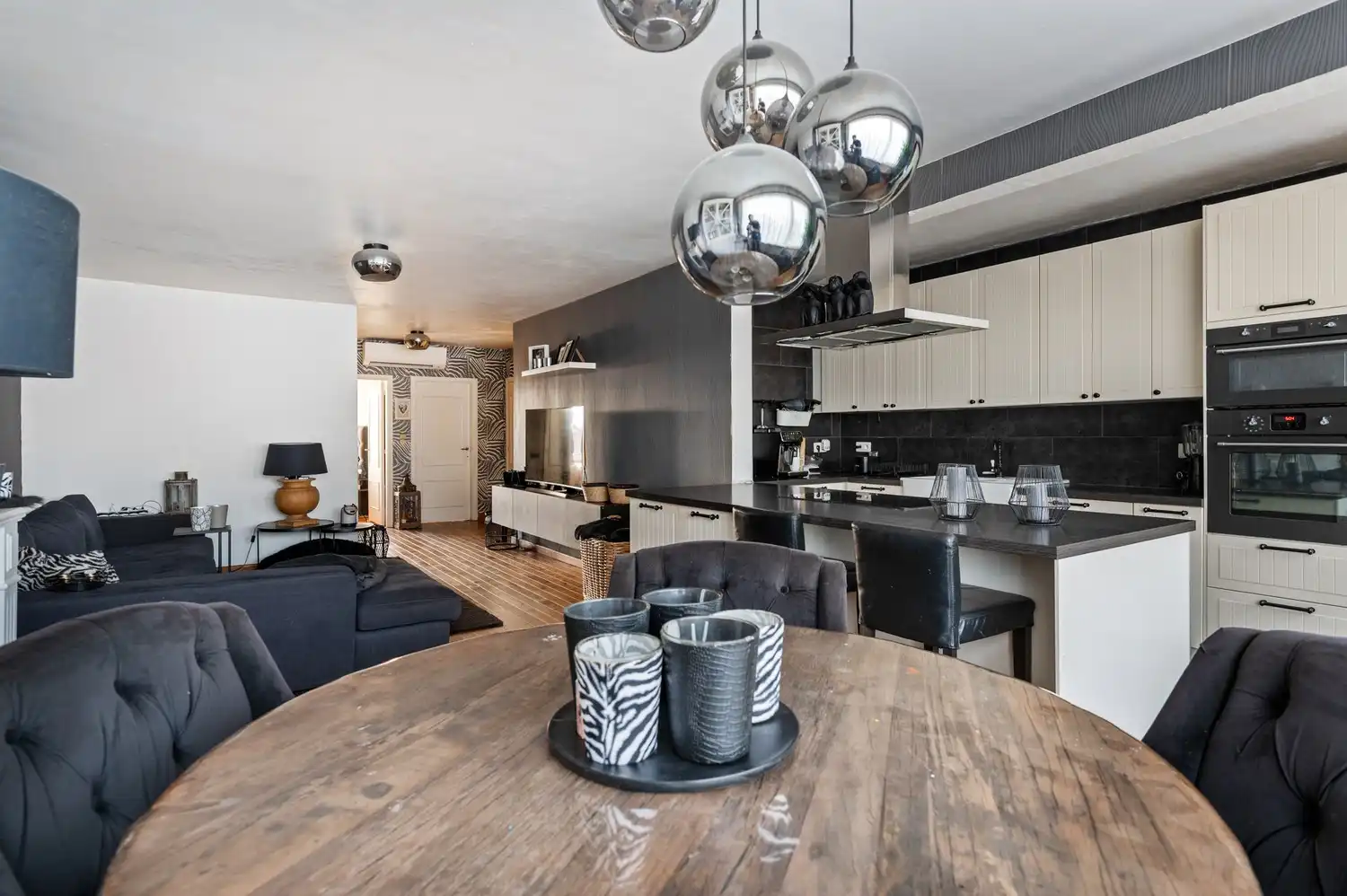 Ruime en veelzijdige kangoeroewoning met tuin en terrassen op topligging in Borsbeek! foto 5