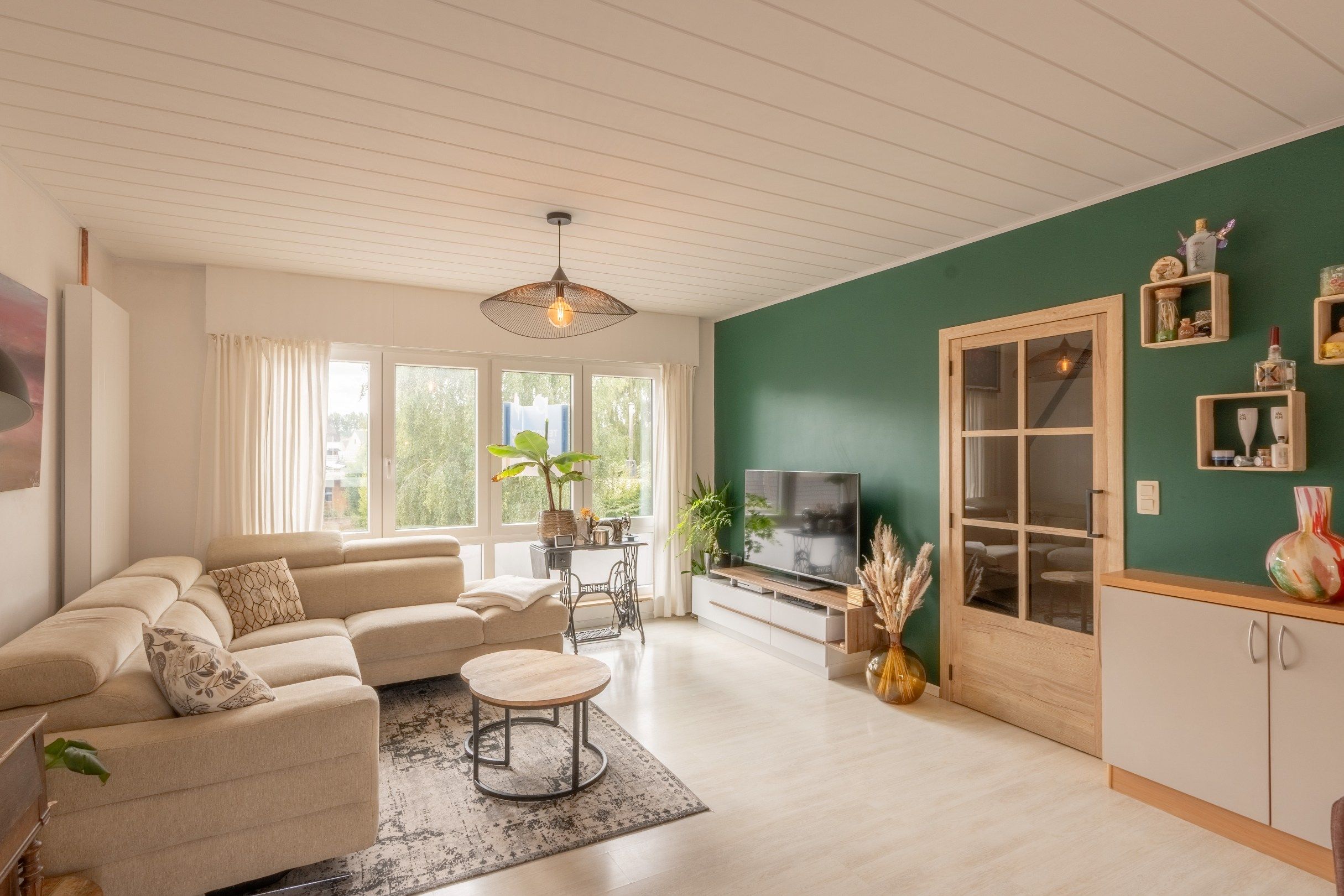 Groot appartement met 3 kamers aan de Brugse stadsrand foto {{pictureIndex}}
