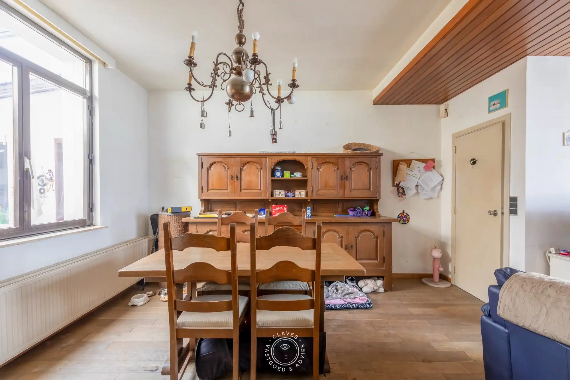 Te renoveren rijwoning met ruime garage en tal van mogelijkheden in Temse foto 4