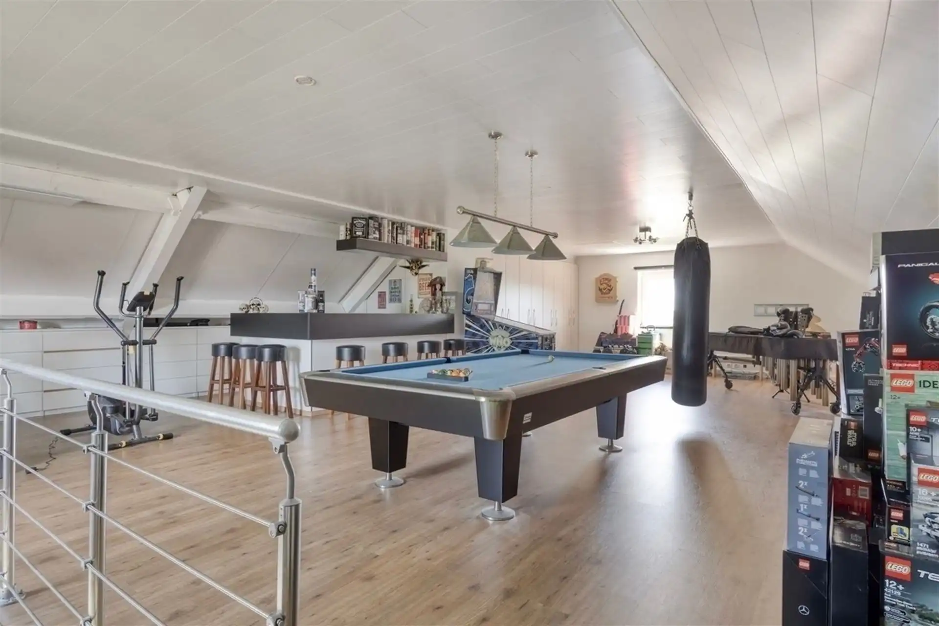 Instapklare villa met zwembad. Landelijke ligging in Leut. foto 22