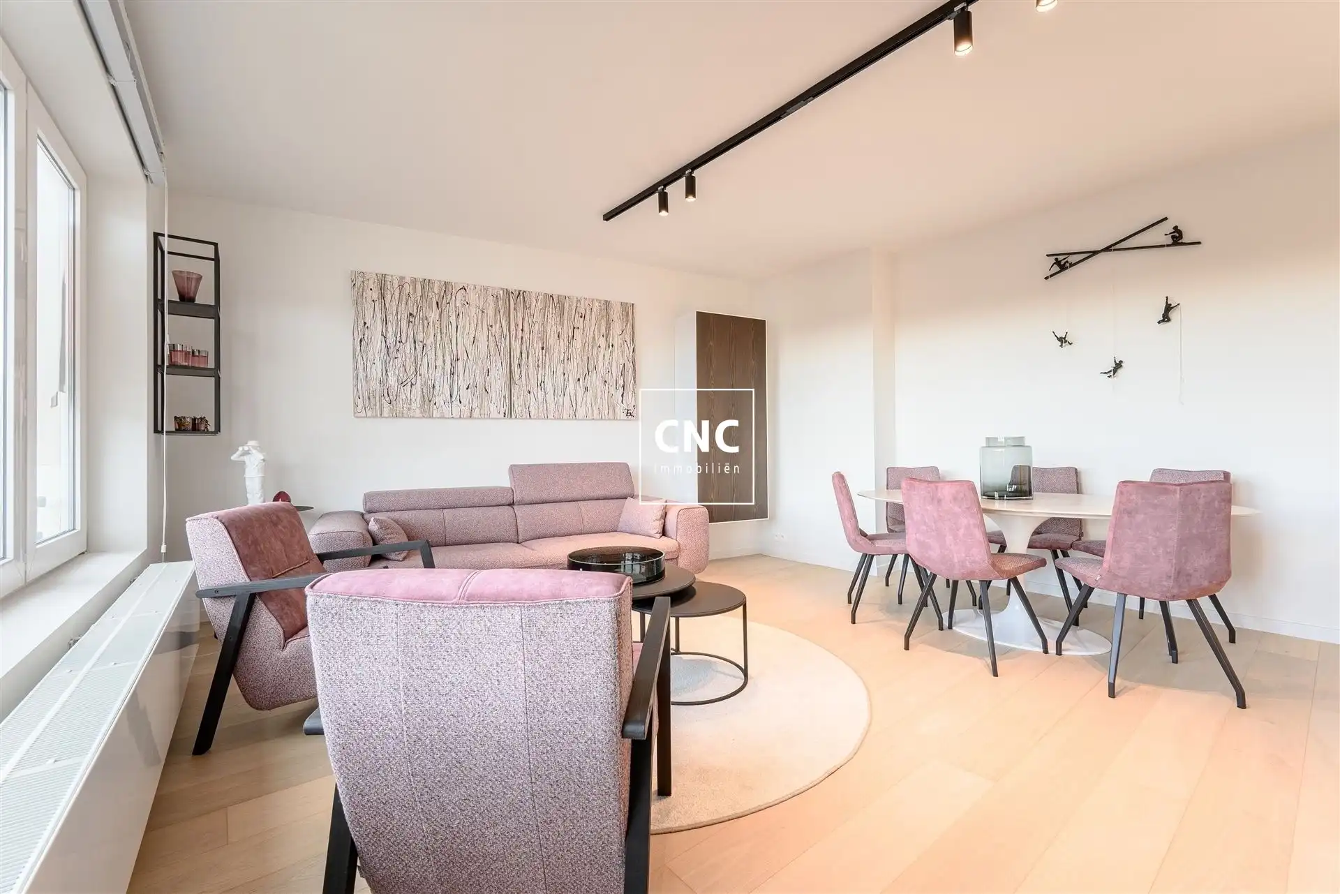 Stijlvol gerenoveerd appartement - open zicht op de villa’s foto 2