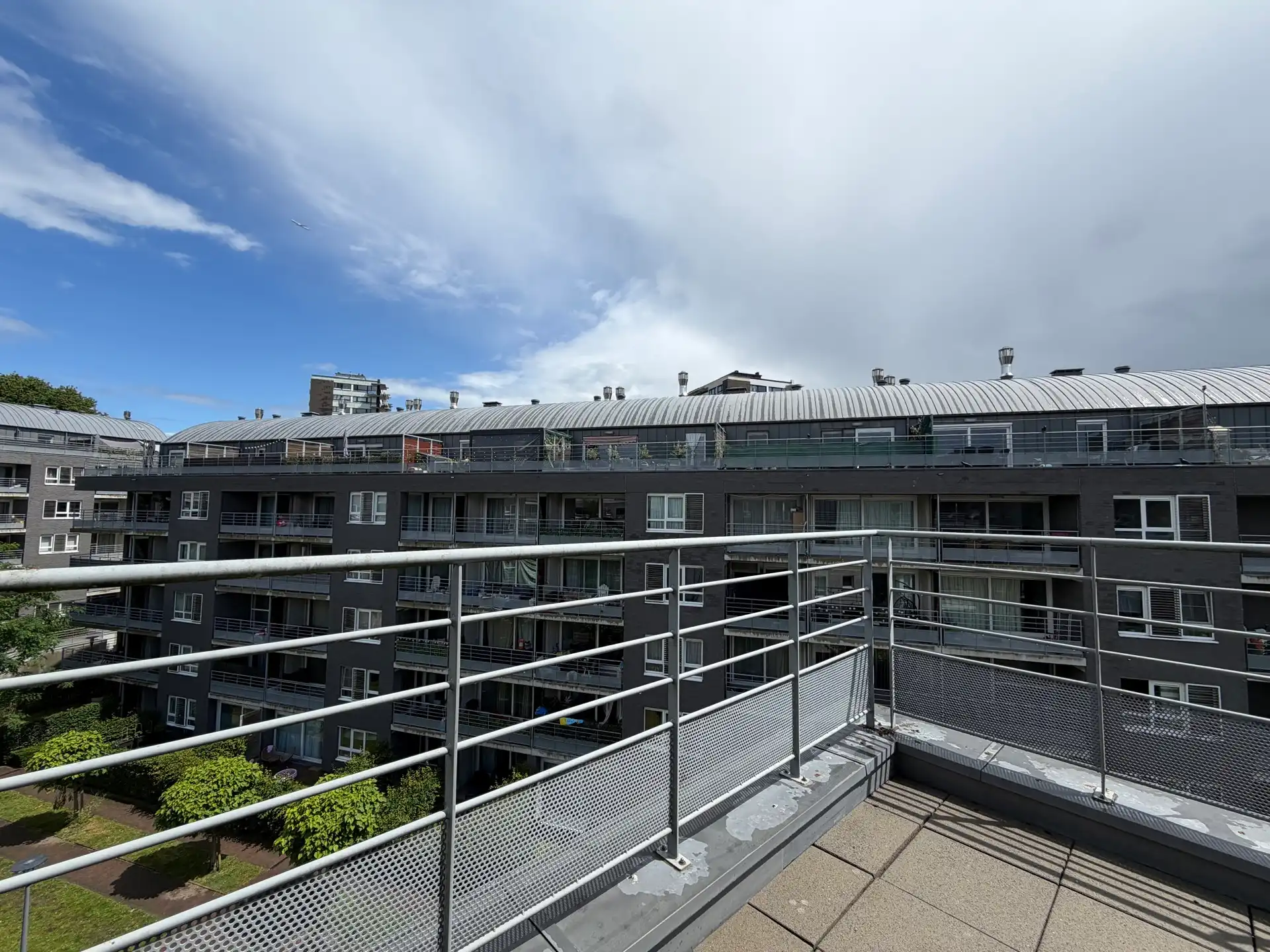 Penthouse met 2 slaapkamers + groot terras foto {{pictureIndex}}