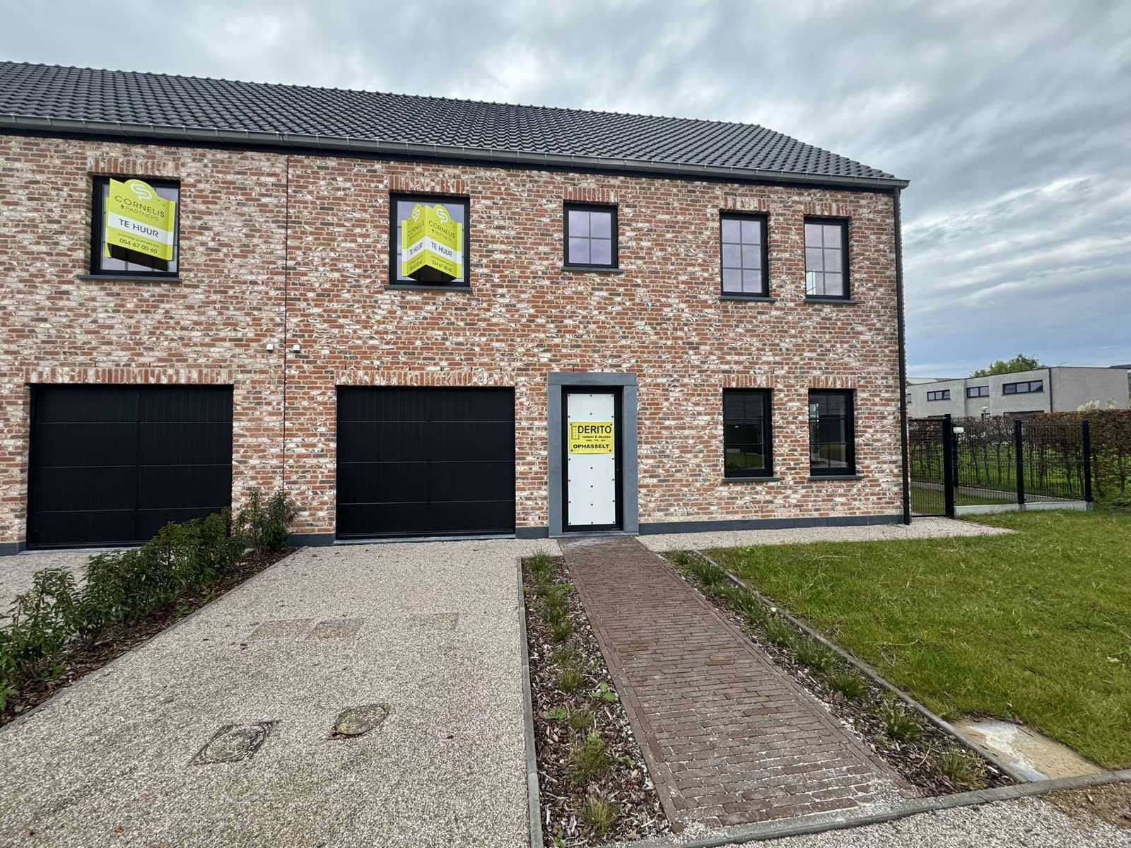 Nieuwbouw woning te huur in Ophasselt foto {{pictureIndex}}