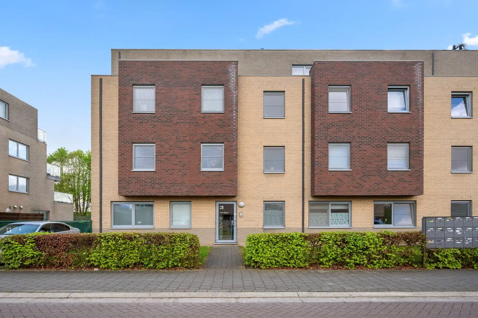 Instapklaar appartement met 2 slpks en autostaanplaats foto {{pictureIndex}}