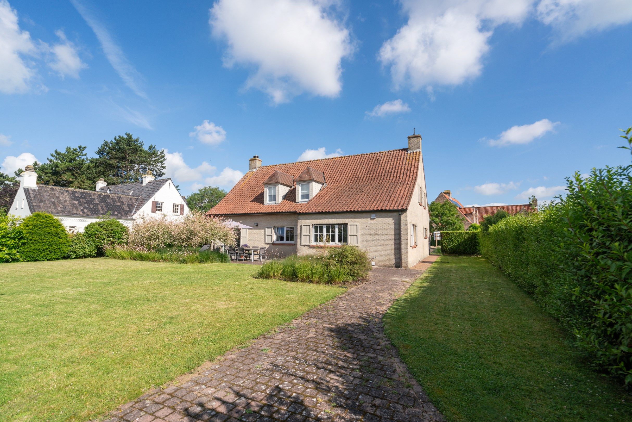 Villa op quasi 1.000 m² grond te Knokke foto 3