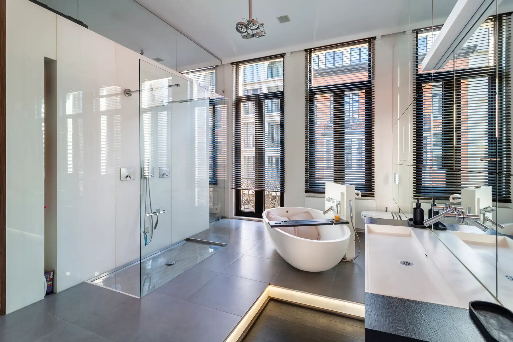 Stijlvolle herenwoning met dubbele garage op ’t zuid foto 14