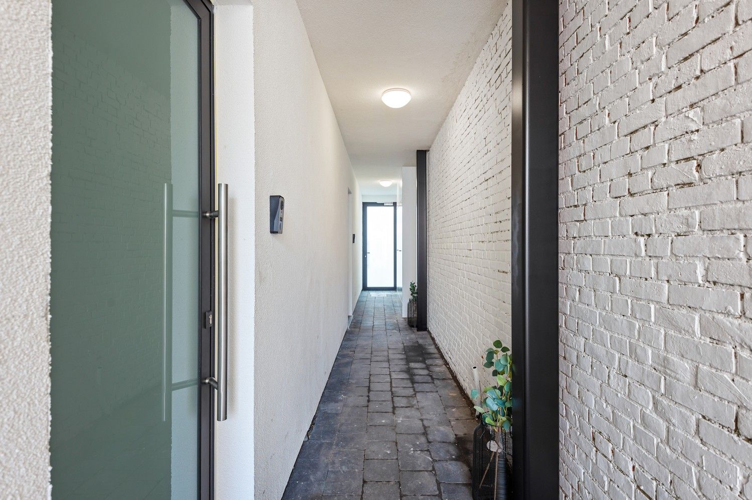 Prachtig nieuw 2 slaapkamer gelijkvloers appartement met tuin en garage te Kapellen! foto 19