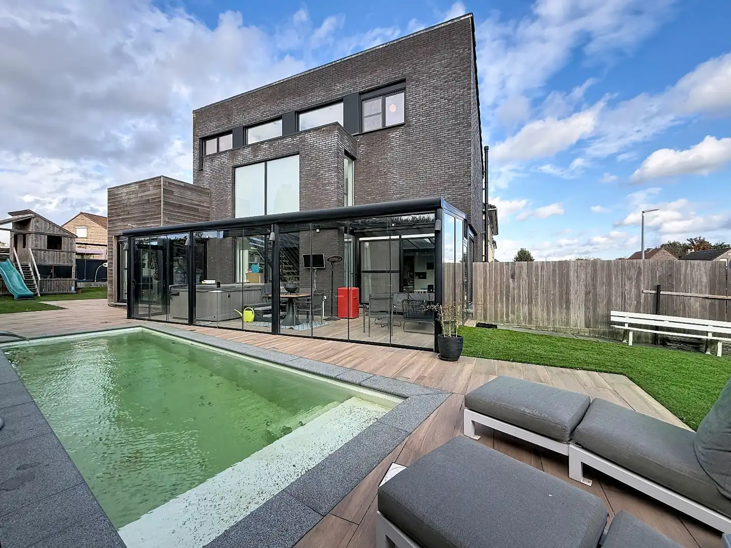 Lichtrijke woning met zwembad op rustige locatie! foto 26
