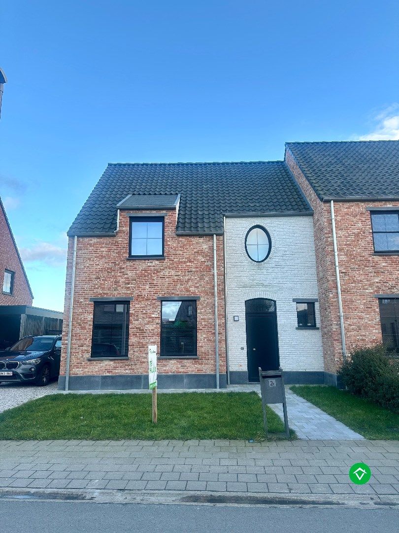 Ruime nieuwbouwwoning met 3 slaapkamers en tuin te Leke foto {{pictureIndex}}