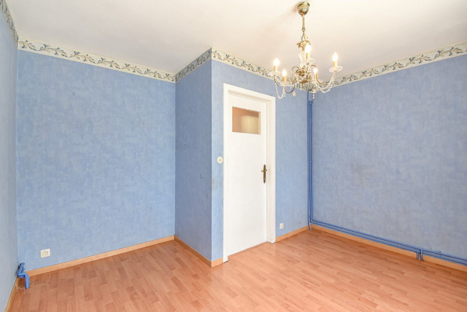 Charmante rijwoning met 3 slaapkamers en zonnige achtertuin in rustige woonwijk te Gistel foto 13