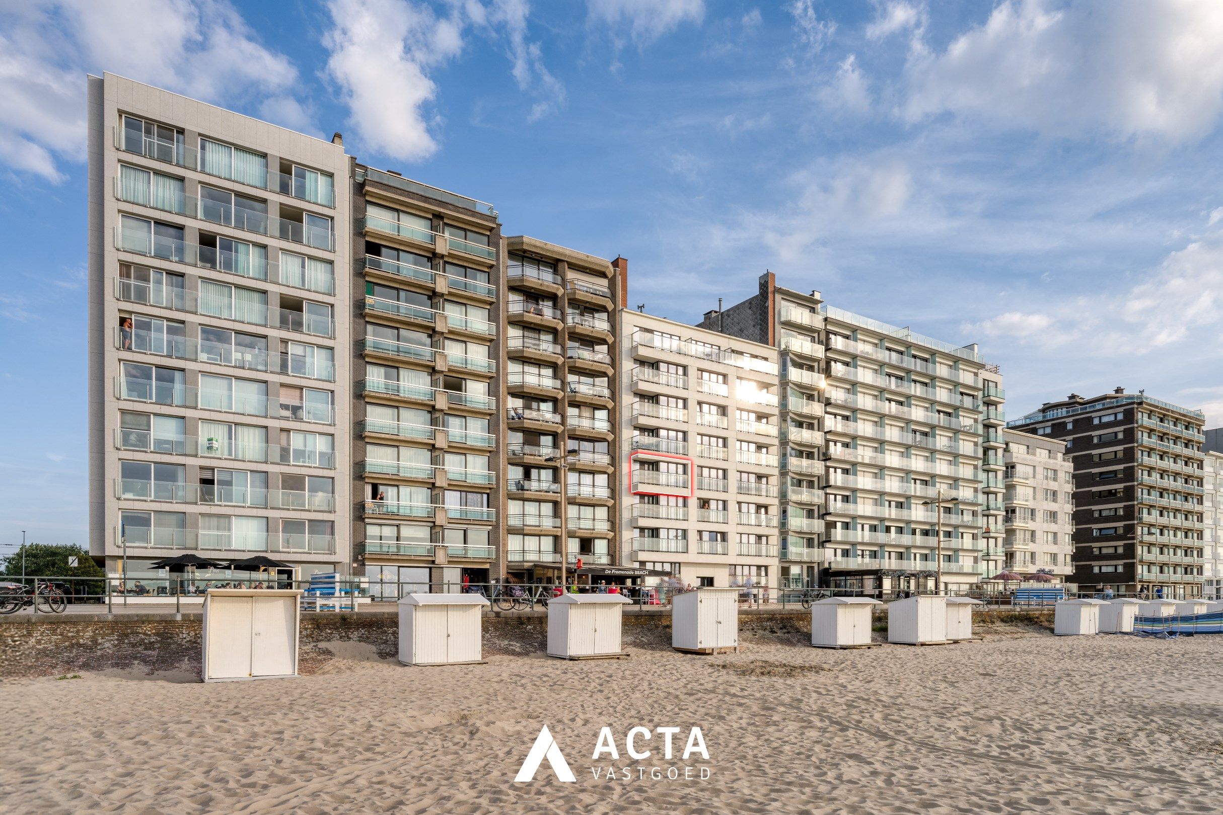 Gerenoveerd drie-slaapkamerappartement op de Zeedijk van Middelkerke foto 15