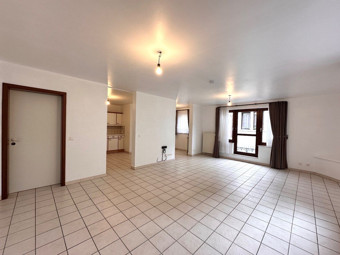 Ruim appartement met garage, terras en kelder in het centrum van Tongeren foto 7