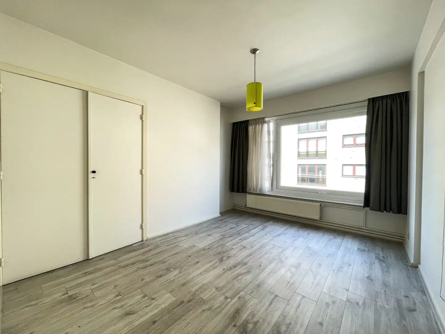 Recent gerenoveerd, lichtvol hoekappartement. Riant zicht op Lippenslaan en Kopsdreef. Mogelijkheid tot aankoop garage op gelijkvloers.  foto 13