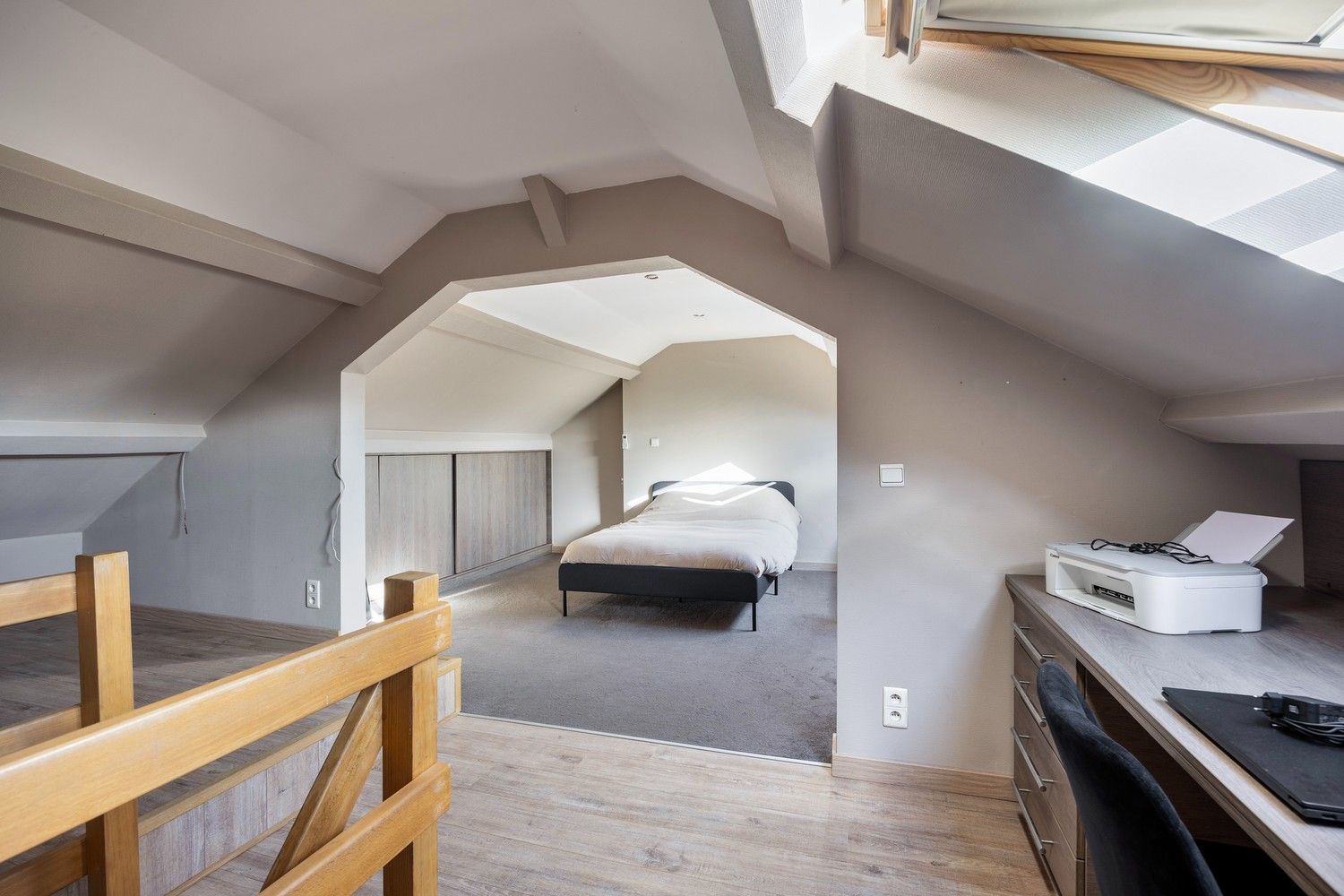 Moderne split-level woning met ruime tuin in Maasmechelen foto 12