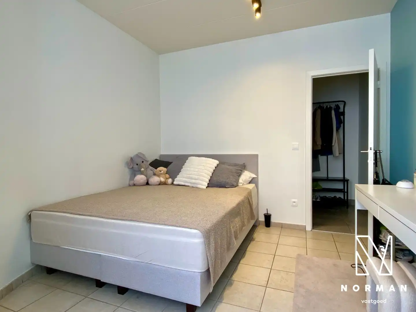 Gelijkvloers appartement met 2 slaapkamer, terras en garage in centrum van Gullegem foto 4