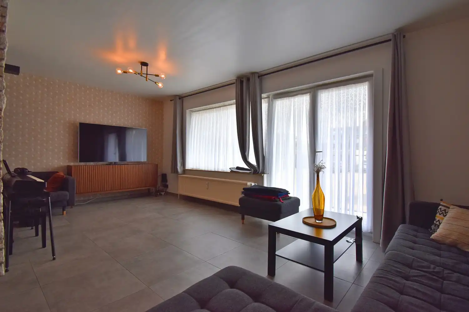 Gelijkvloers appartement met 2 slaapkamers en garage foto 2