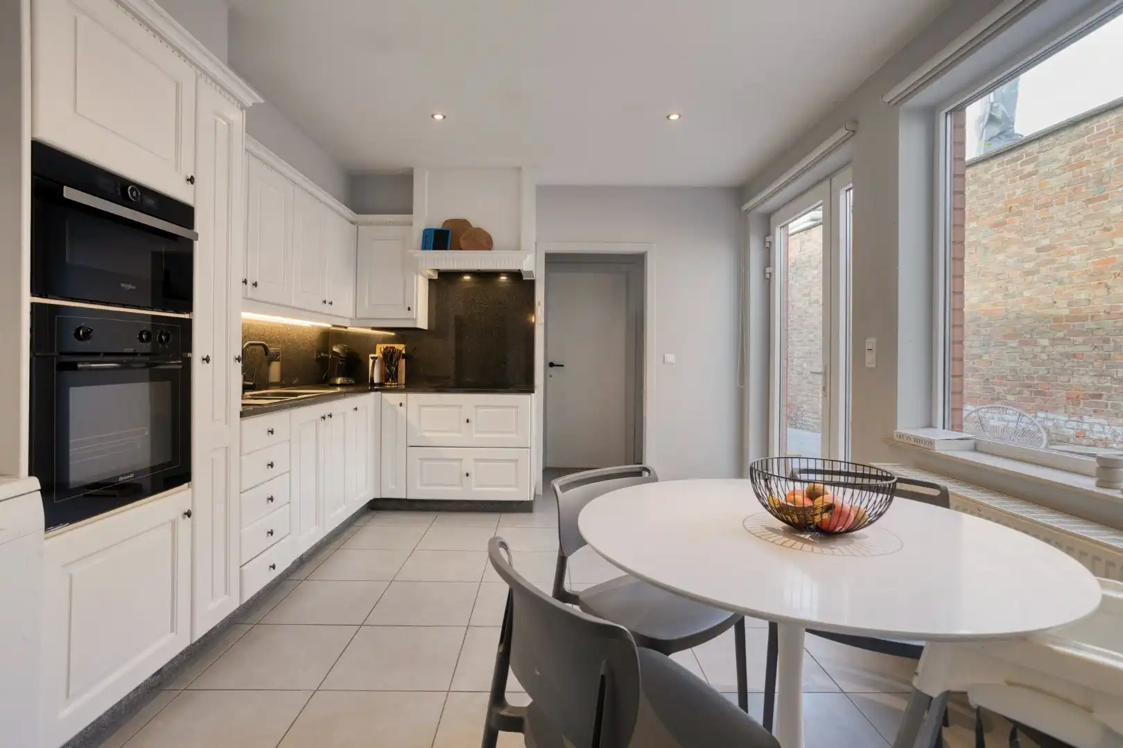 Ruime, gerenoveerde woning met werkplaats, garage en diepe tuin! foto 9