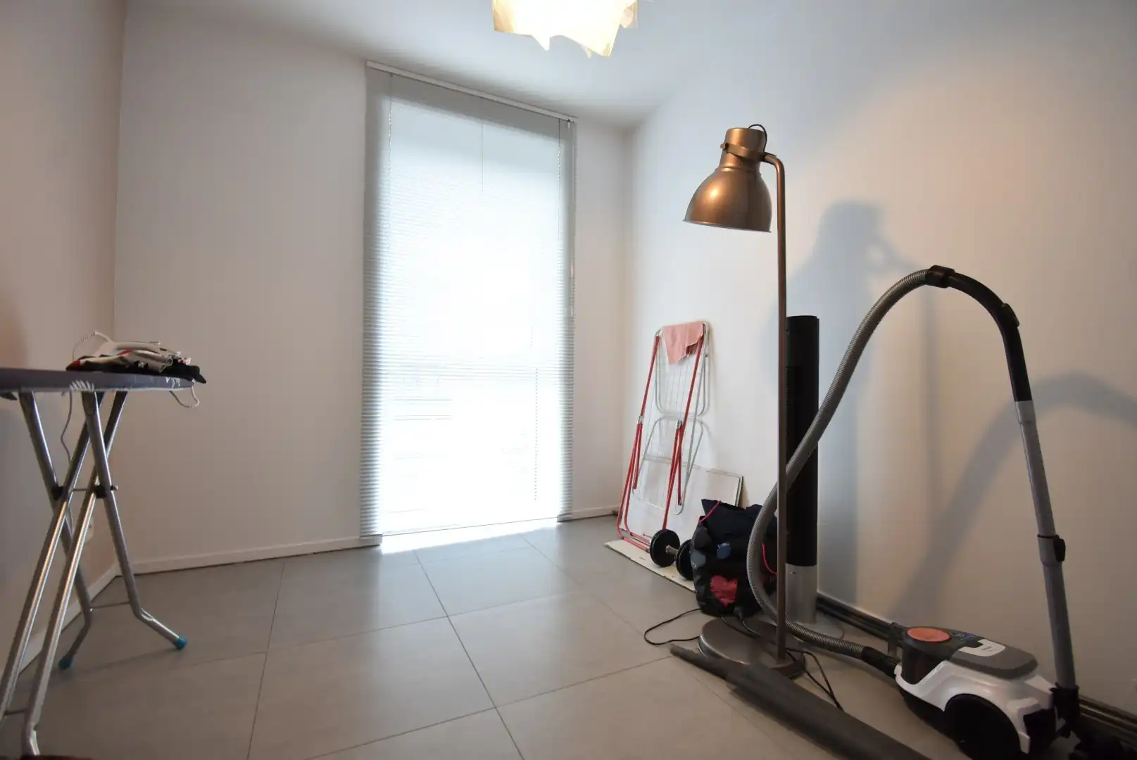 Knap en zeer degelijk afgewerkt twee-slaapkamer appartement met terras in hartje Hoeselt foto 15