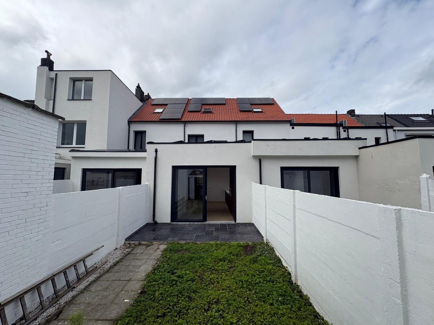  Gerenoveerde woning met 3 slaapkamers, tuin en energielabel A nabij centrum Lier foto 4