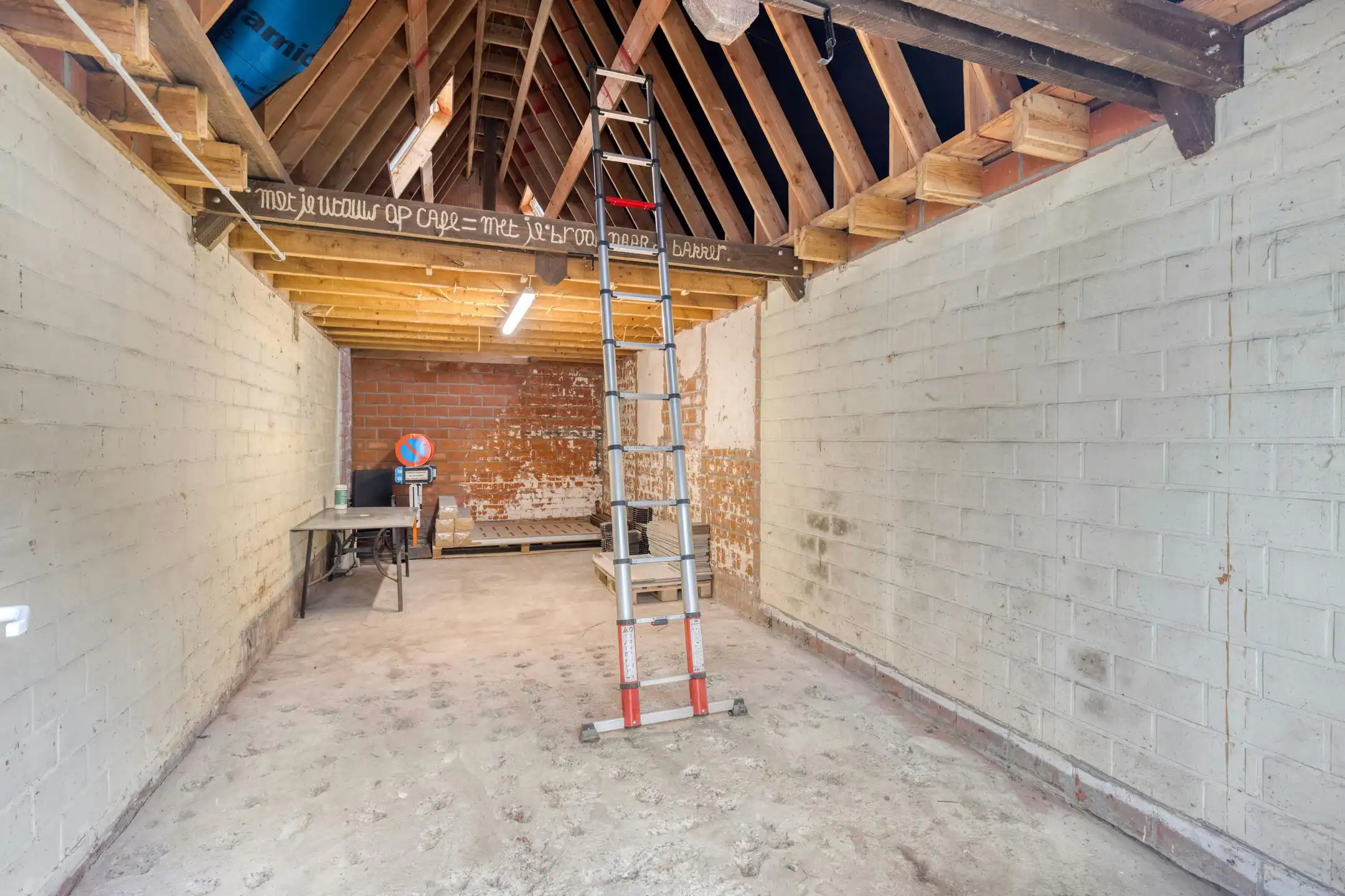 Handelshuis met 4 slaapkamers in het centrum van Oostakker foto 19