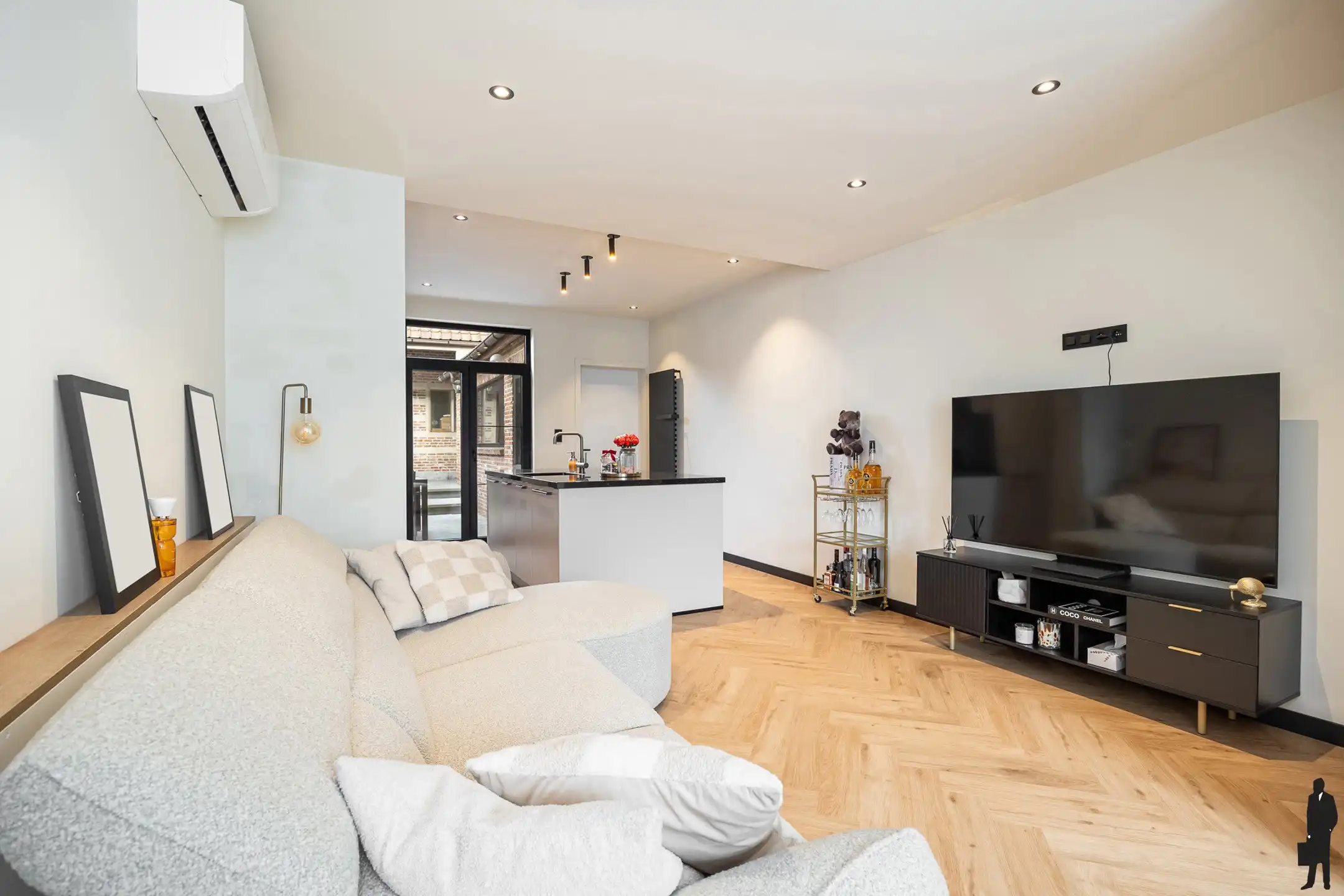 Instapklare en volledig gerenoveerde woning met garage&nbsp; foto 4