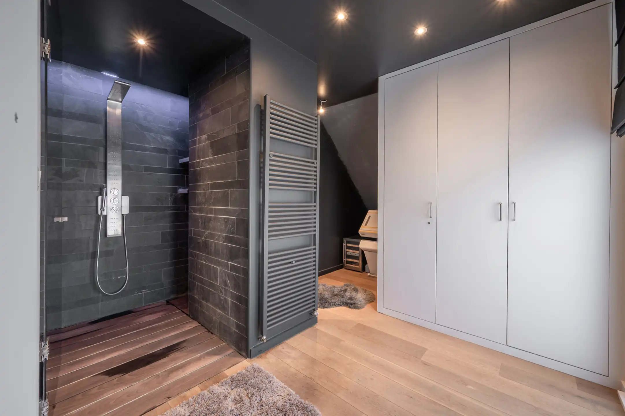 Tijdloze villa met buitenzwembad en exclusief poolhouse foto 24