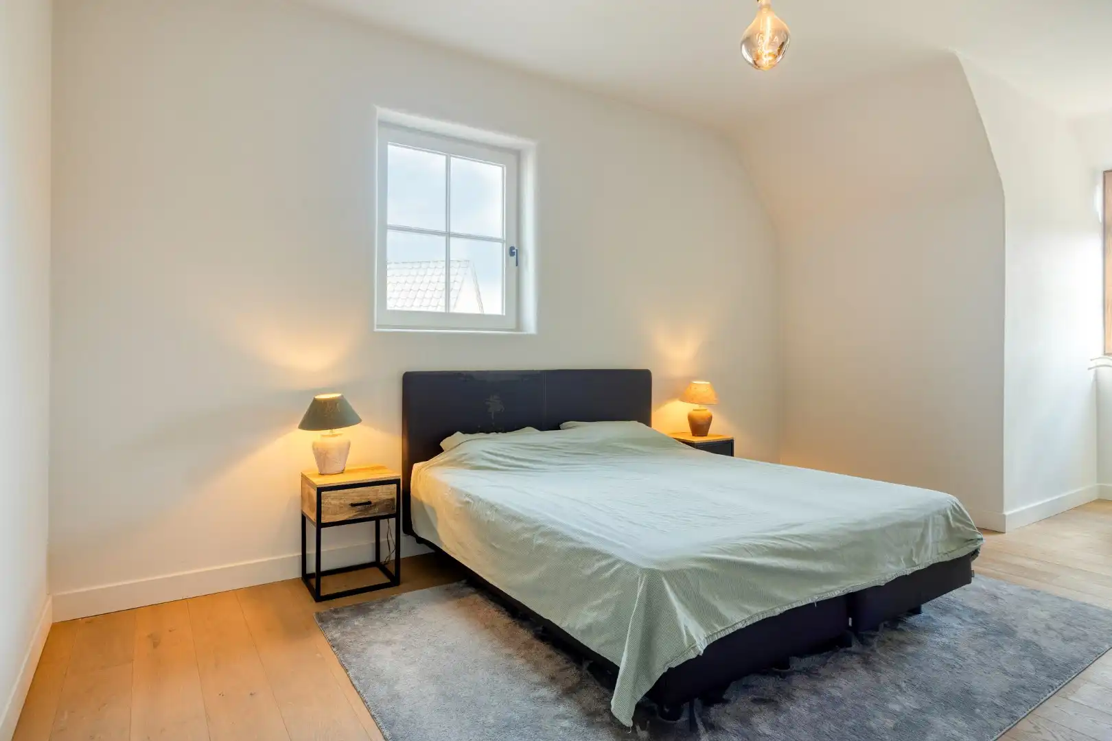 Prachtig afgewerkte villa met 4 slpks en 2 badkamers , landelijk gelegen op 1.080 m² ! foto 23