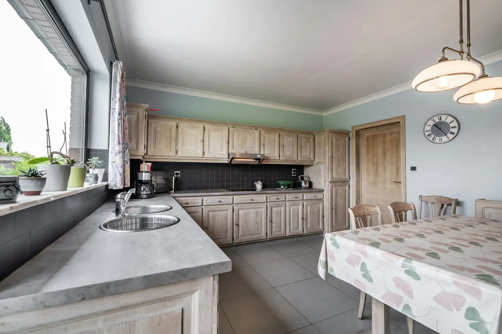 Comfortabele gezinswoning met 3 slaapkamers en verzorgde tuin foto 8