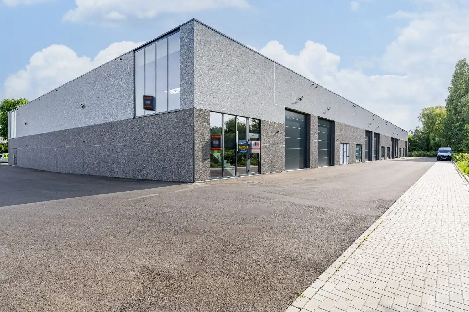 Moderne KMO-unit in de Industrielaan in Dadizele foto 7