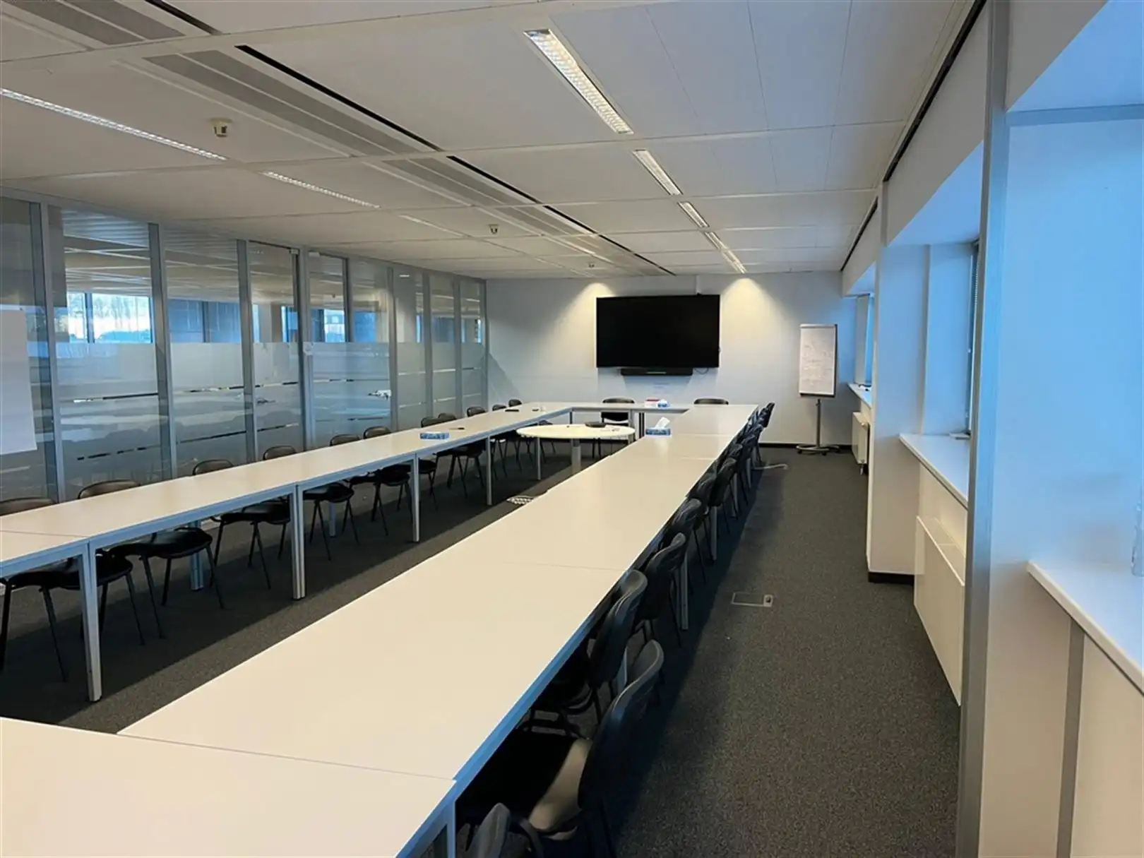 Hoogwaardig afgewerkt kantoorruimten vanaf 396 m² foto 4
